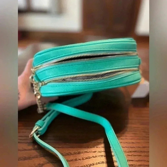 Crossbody bag, double compartment, adjustable chain strap, tassel detail NWT - Picture 5 of 5